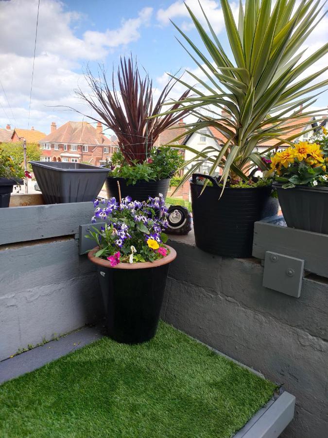 Whitby Central Close To Beach Pier Flowergate Otel Dış mekan fotoğraf